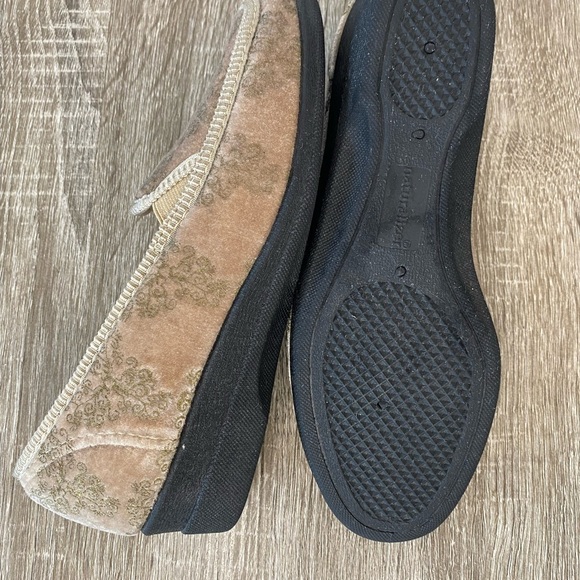 Naturalizer Velvety Loafers Size 6 - Picture 3 of 12